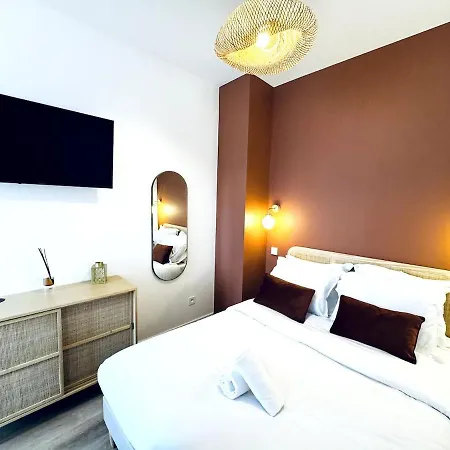54 Tolstoi 2 1 Bedroom Totem דירה וילאורבן