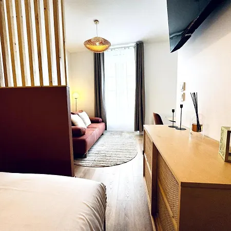 54 Tolstoi 2 1 Bedroom Totem דירה וילאורבן